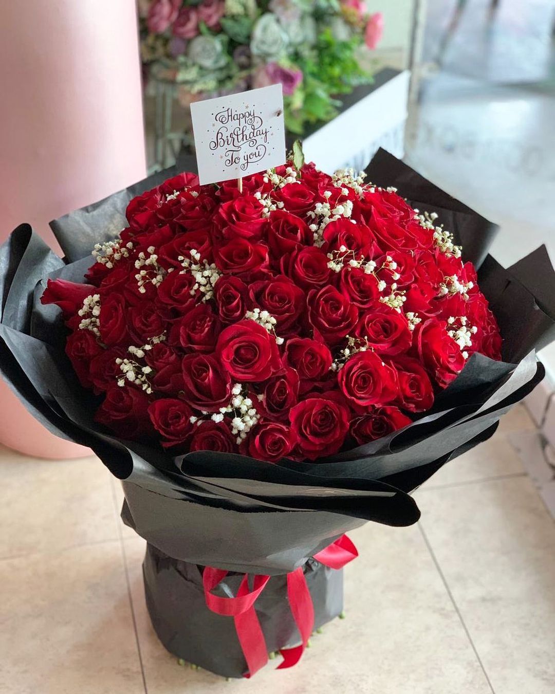 Grand Red Rose Bouquet for Her Birthday