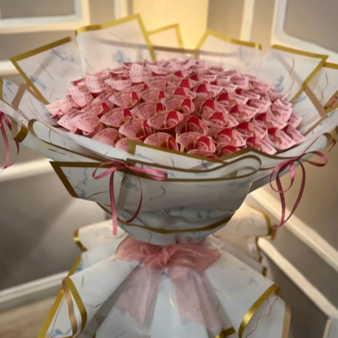 Luxury 10K Cash Bouquet – 100 Fresh Notes with Elegant Wrapping