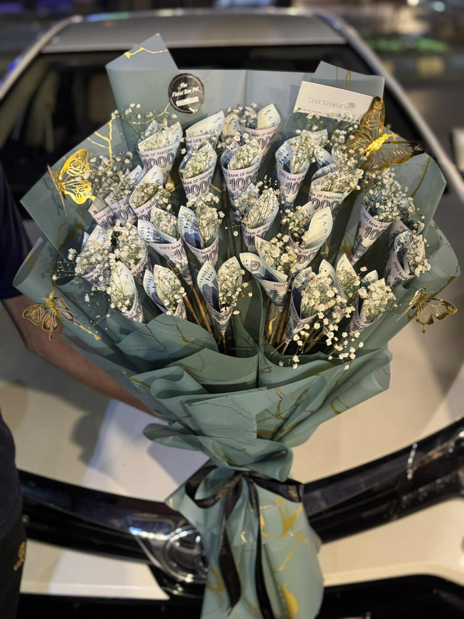 Luxury Money Bouquet for Him – 30,000 PKR (500 Notes)