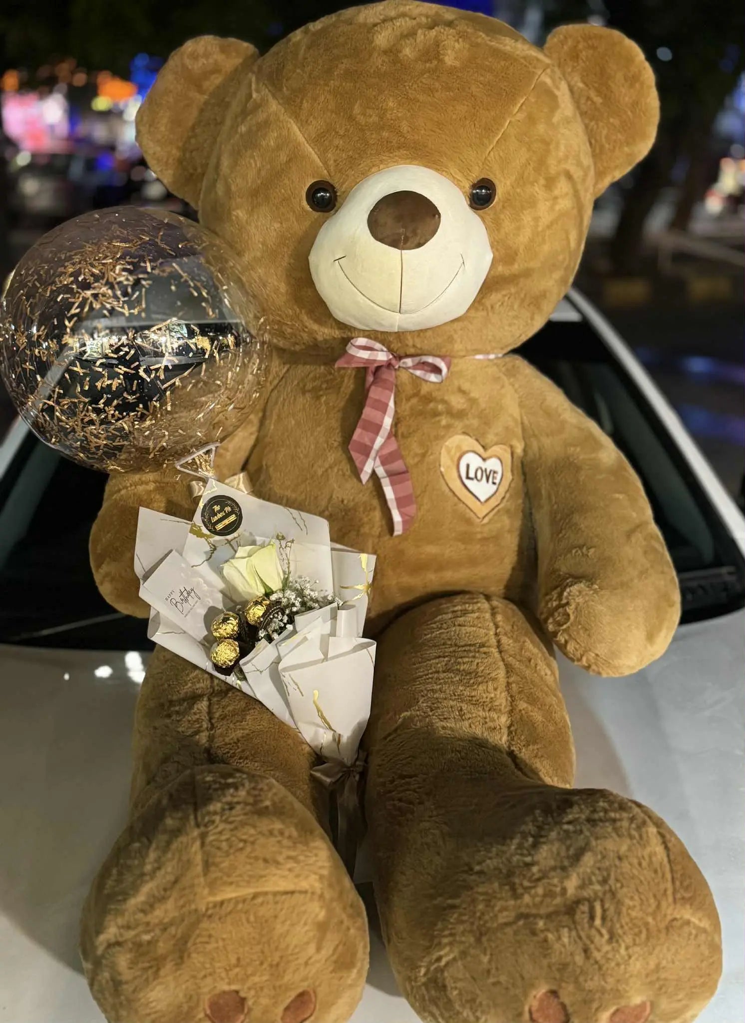 Mr BigBoy 🧸 6FT Giant Teddy with Rose Bouquet, Balloon & Ferrero Treats